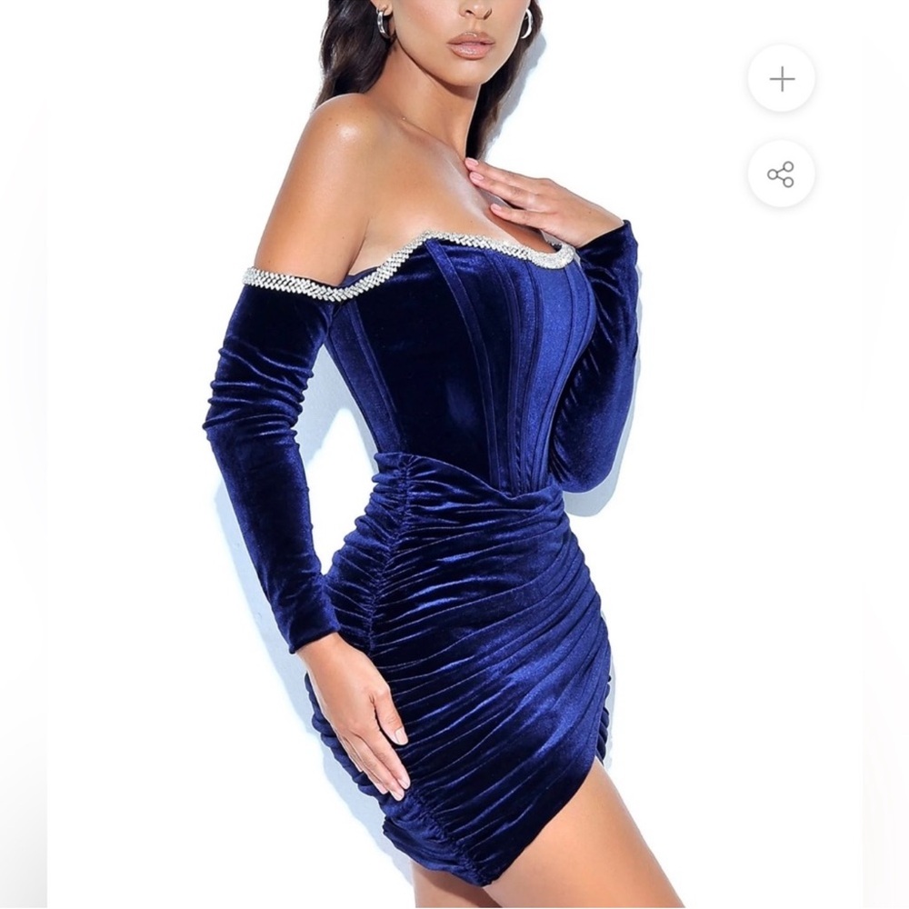 Elegant Blue Velvet Off-Shoulder Dress